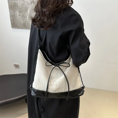 Große Kapazität Segeltuch Einkaufstasche Für Damen Patchwork Schultertasche Mit Schleife Dekor Minimalistisch Commute Hobo Tasche