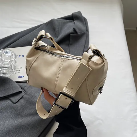 French Niche Design Vintage PU Leather Underarm Bag For Women Motorcycle Style Shoulder Bag With Adjustable Strap Rivets