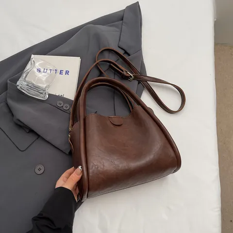 Vintage PU Leather Bucket Bag For Women Large Capacity Shoulder Crossbody Bag With Adjustable Strap Daily Commuting Handbag