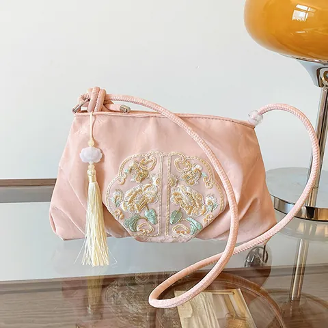 Women's New Chinese Style Embroidery Shoulder Bag PU Satin Look Floral Crossbody Bag Tassel Retro Elegant Underarm Bag
