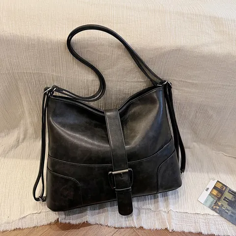 Women's Vintage PU Leather Large Capacity Tote Bag Multi-Functional Shoulder Bag And Backpack With Buckle Decoration For Daily Commute