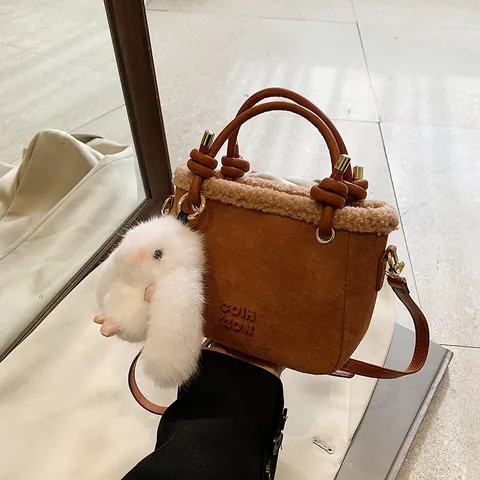 Borsa a Secchiello da Donna in Ecopelliccia e Pelle Scamosciata con Ciondolo a Coniglio Borsa a Tracolla Piccola Invernale Versatile a Mano