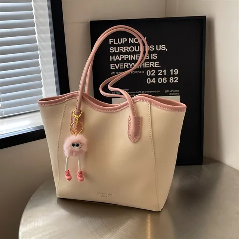 Large Capacity Women PU Leather Tote Bag Minimalist Contrast Color Shoulder Bag With Plush Monster Pendant Commuting Handbag