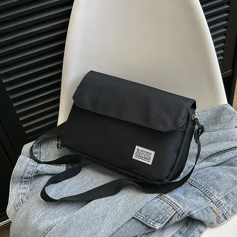 Borsa a Tracolla Minimalista in Tela per Uomo e Donna Borsa Capiente con Tracolla Regolabile Borsa a Spalla Casual con Patta per Uso Quotidiano Tendenza Street