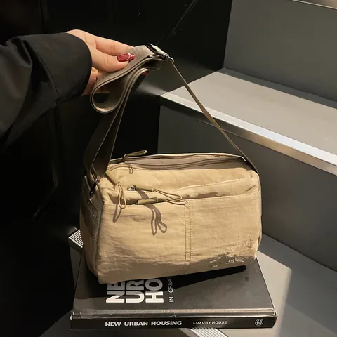 Bolso Bandolera de Nailon Impermeable Ligero Para Mujer Bolso de Hombro Multicompartimento Urbano Casual Color Sólido Bolso Cuadrado Pequeño Viaje