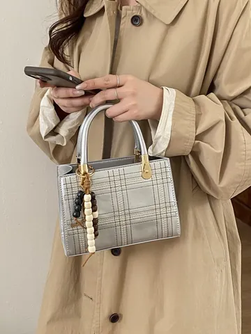 Women Retro Plaid PU Leather Tote Bag Large Capacity Grid Stitching Shoulder Bag Minimalist Fashion Crossbody Bag With Bead Pendant