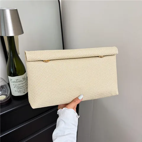 Borsa a Mano da Donna Minimalista Intrecciata a Busta Elegante Piccola Quadrata Con Chiusura Magnetica e Dettagli in Metallo Oro per Banchetti