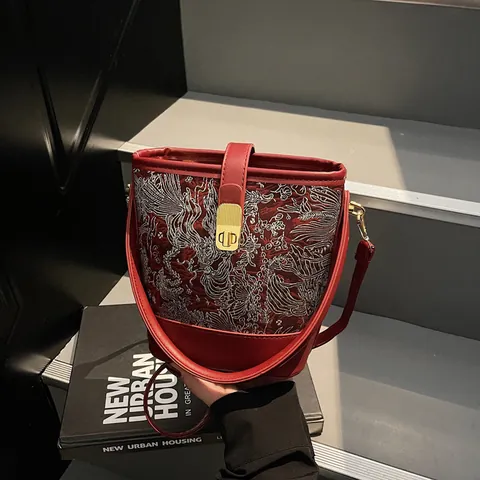 Sac Seau Brodé Nouveau Style Chinois Femme en Cuir PU Rétro Sac à Main Bandoulière Rouge Vin Ethnique Tote Bag