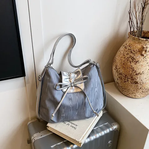 Borsa Tote Donna Grande Capacità Trama Legno PU Pelle Borsa a Spalla Con Fiocco Coulisse Pendolare Borsa Hobo