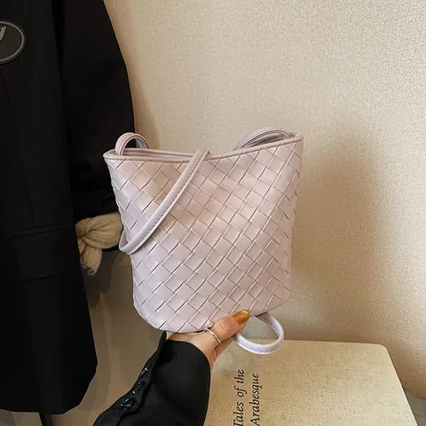 Borsa Secchiello in Pelle PU Intrecciata Borsa a Tracolla Minimalista Con Chiusura Magnetica per Donna Elegante Borsa Quotidiana
