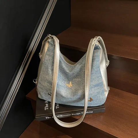 Sac à Épaule en Denim Y2K pour Femmes Décoration de Papillon Grande Capacité Tote Hobo Bag Avec Chaîne Détails Métalliques Trajet Quotidien