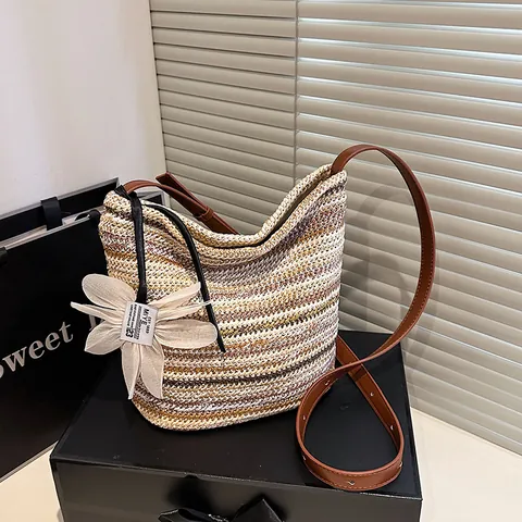Borsa a Secchiello in Paglia Intrecciata a Strisce Arcobaleno da Donna Borsa a Tracolla da Spiaggia Estiva Bohemienne Con Ciondolo a Fiore