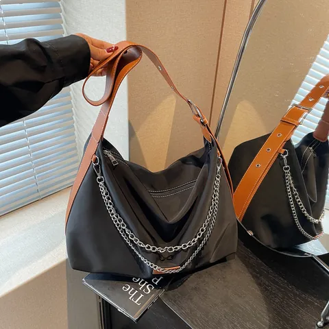 Damen Große Kapazität Nylon Tote Bag Braun PU Lederriemen Silberkette Schulter Umhängetasche Für Den Alltag Pendeln