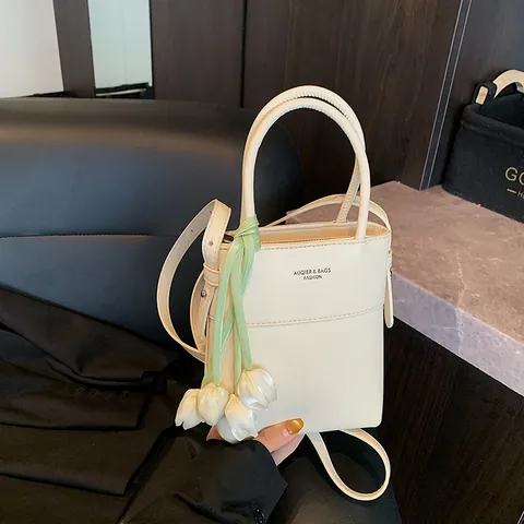 Damen Mini PU Leder Eimertasche Schulter Umhängetasche Mit Tulpenanhänger Mode Trendy Handy Tasche Handtasche