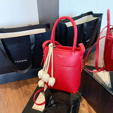 Damen Mini PU Leder Eimertasche Schulter Umhängetasche Mit Tulpenanhänger Mode Trendy Handy Tasche Handtasche