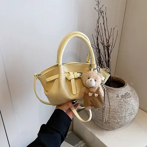 Women Crocodile Pattern PU Leather Handbag With Plush Bear Charm Fashion Commuter Shoulder Crossbody Bag