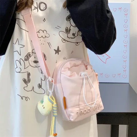 Koreaanse Stijl Polyester Crossbodytas Voor Vrouwen Effen Kleur Trekkoord Schoudertas Kleine Vierkante Casual Reizen Mini Tas