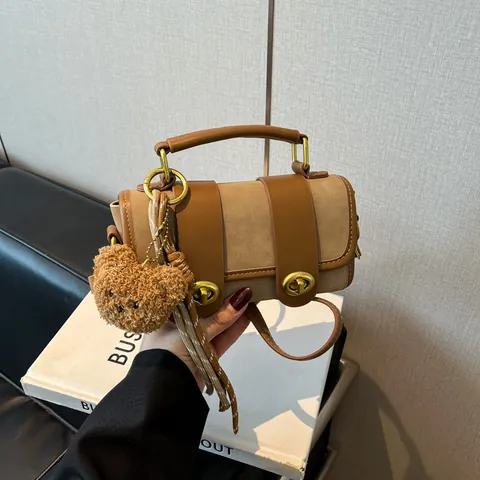 Bolso de Mano de Cuero PU de Bloques de Color para Mujer Vintage Con Colante de Oso Borla Bolso Bandolera Cuadrado Pequeño