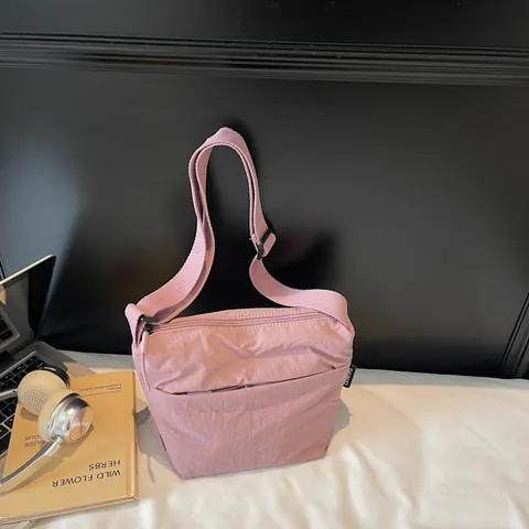 Bolso Mensajero de Nailon de Gran Capacidad para Mujer Minimalista Textura Arrugada Bolso de Hombro Impermeable Viaje