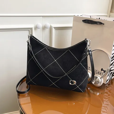 Women's Vintage Suede Quilted Shoulder Bag Rhombic Stitching Underarm Crossbody Bag Fashion Large Capacity Handbag Gift