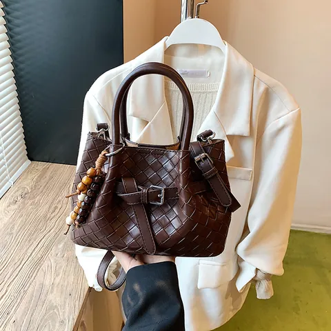 Minimalistische Geweven PU Leren Handtas Voor Dames Vintage Schouder Crossbody Tas Met Houten Kralen Bedel Mode Handtas