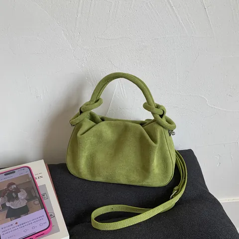 Women Retro Pleated Cloud Shoulder Bag PU Suede Feel Knotted Handle Handbag With Heart Pendant Crossbody Bag Daily Commute