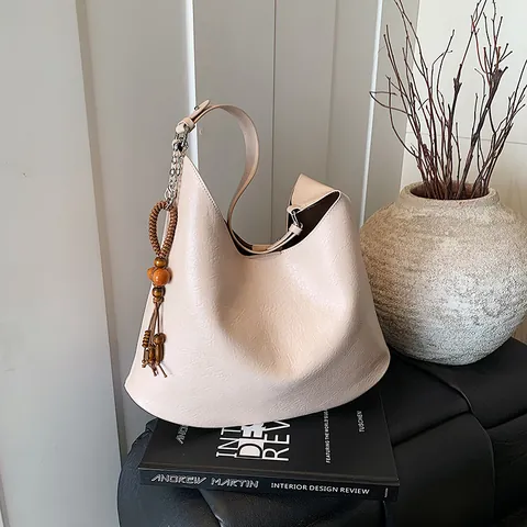 Vintage Women Large Capacity PU Leather Hobo Bag With Wood Bead Tassel Charm Casual Simple Tote Shoulder Bag Daily Handbag