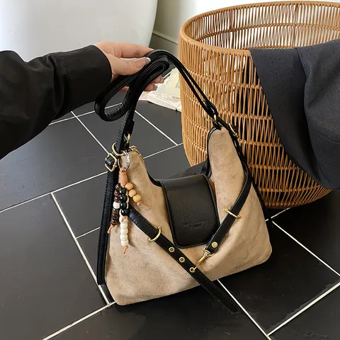 Large Capacity Women Faux Suede Tote Bag Vintage Commuter Shoulder Bag With Beaded Pendant Fashion Crossbody Hobo Backpack