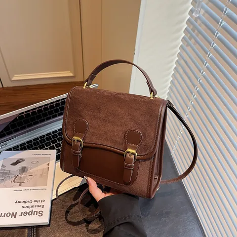 Damen Retro Patchwork Wildleder PU Leder Rucksack Umhängetasche Modische Handtasche Kleine Quadratische Tasche Mit Metallschnalle College-Stil