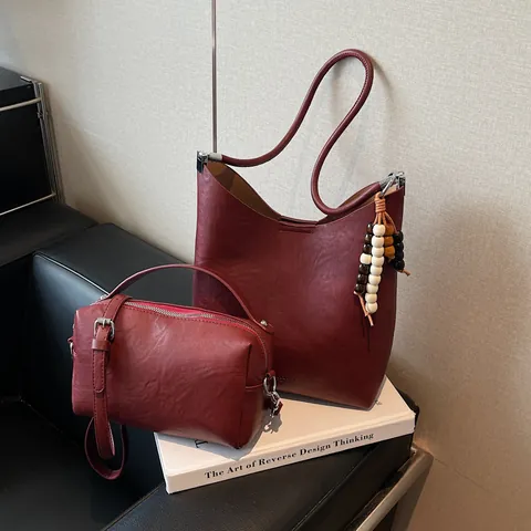 Vintage PU Leather Bucket Bag For Women Fashionable Large Capacity Shoulder Bag With Beaded Charm Solid Color Casual Hobo Bag Handbag