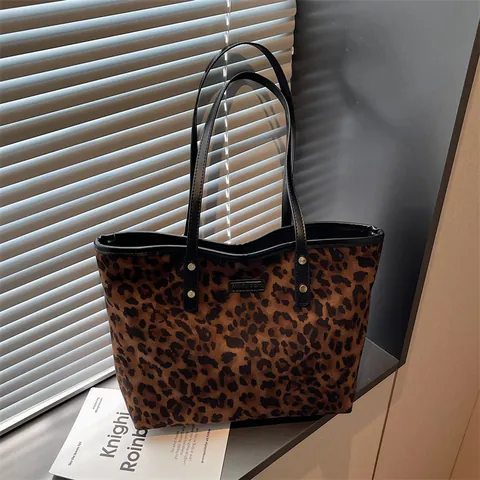 Sac Cabas Femme Flanelle Imprimé Léopard Grande Capacité Sac à Épaule Avec Rivets Or Rétro Mode Décontracté Sac à Main Daily Travel
