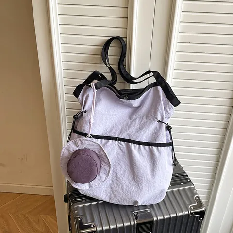 Japanischer Ins Stil Große Kapazität Nylon Tragetasche Für Damen Lässige Schultertasche Mit Mini Hut Anhänger Alltag Handtasche