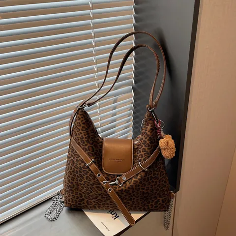 Leopard Print Large Capacity Tote Bag Women Retro Faux Leather Patchwork Shoulder Bag With Metal Chain And Plush Bear Charm