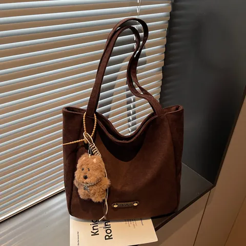Borsa Tote da Donna di Grande Capacità Borsa da Sottobraccio in Pelle Scamosciata PU Opaca Con Ciondolo a Orsetto di Peluche