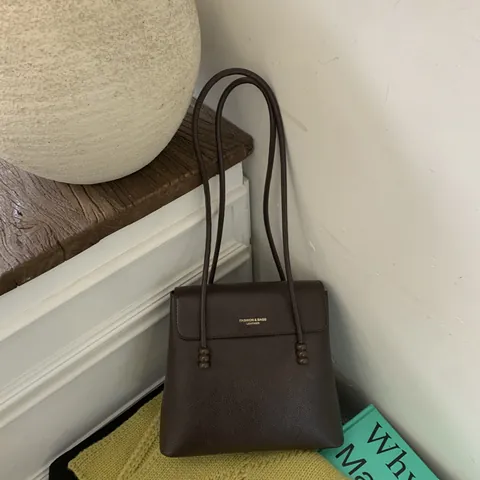 Retro Minimalist Women's PU Leather Tote Bag Large Capacity Shoulder Bag With Flip Cover And Beaded Strap For Daily Work