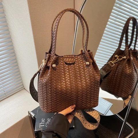 Women's Fashion PU Leather Woven Bucket Bag With Adjustable Wide Geometric Pattern Strap Metal Studs Shoulder Handbag Crossbody Purse
