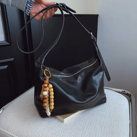 Vintage PU Leather Hobo Bag Large Capacity Shoulder Bag With Bohemian Beaded Pendant For Women Minimalist Casual Commuter Crossbody Bag