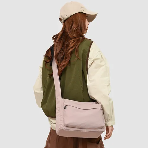Sac à Bandoulière Décontracté en Nylon pour Femmes Tissu Oxford Imperméable Sac Messager Minimaliste Couleur Unie Large Sangle Sac de Voyage