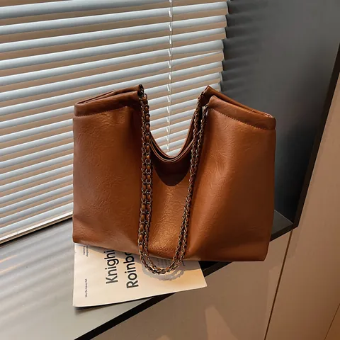 Women Korean Minimalist Large Capacity PU Leather Tote Bag With Metal Chain Strap Casual Fashion Shoulder Bag For Daily Work