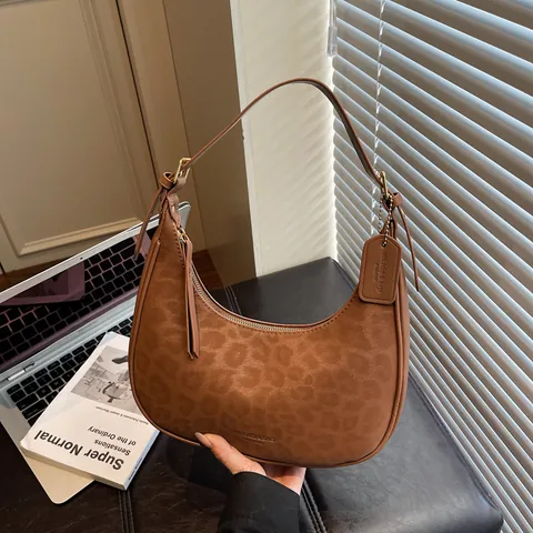 Fashion Leopard Print PU Leather Hobo Bag Women Retro Crescent Underarm Bag Casual Small Half Moon Shoulder Bag For Daily Commuting
