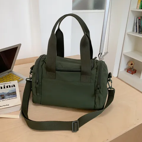 Women Large Capacity Travel Bag Lightweight Nylon Handheld Luggage Bag Casual Crossbody Tote Bag Gym Duffel Bag Solid Color