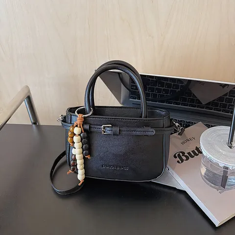 Bolso de Hombro para Mujer de Cuero PU Estilo Coreano Minimalista Con Colgante de Cuentas de Madera Bolso de Mano de Moda