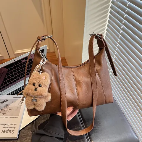 Borsa Sottobraccio in Pelle PU Retrò Coreana Per Donna Moda Nicchia Borsa a Tracolla Semplice Pendolare Crossbody Hobo Bag Con Ciondolo Cane in Peluche