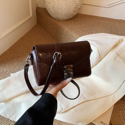 Vintage Oil Wax PU Leather Square Crossbody Bag For Women Retro Minimalist Shoulder Bag With Silver Metal Buckle Messenger Bag