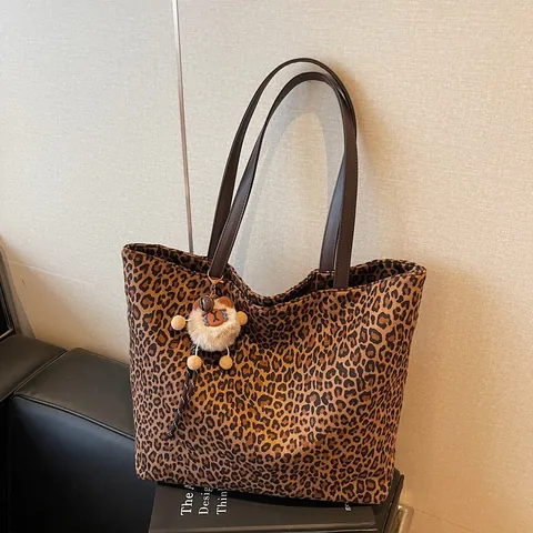 Damen Große Kapazität Leopardenmuster Tote Bag Wildlederimitat Schultertasche Mit Plüschbär Anhänger Lässige Handtasche