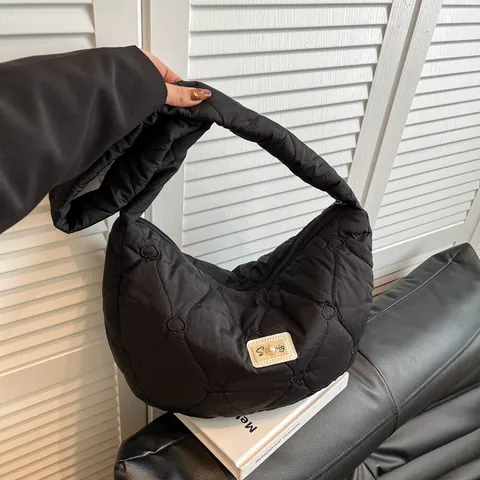 Hart Doorgestikte Nylon Puffy Cloud Tas Grote Capaciteit Halve Maan Oksel Schoudertas Voor Dames Casual Mode Tote Bag