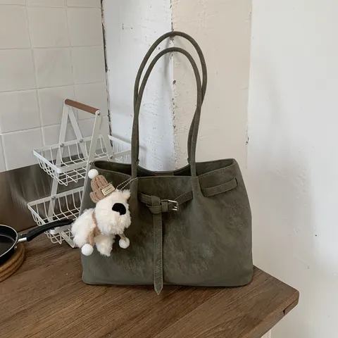 Vintage Large Capacity PU Leather Tote Bag For Women Retro Matte Shoulder Bag With Plush Pendant Commuter Handbag