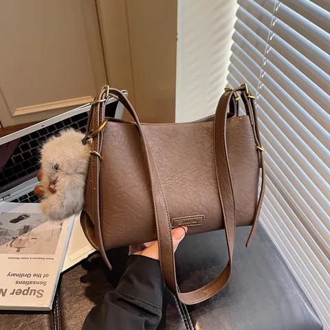 French Vintage PU Leather Women Shoulder Bag Lychee Pattern Small Square Underarm Bag With Plush Rabbit Pendant Crossbody Bag For Commuting