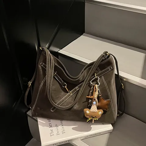 Women Large Capacity PU Leather Tote Bag Vintage Hobo Shoulder Bag With Contrast Stitching And Teddy Bear Charm Daily Handbag