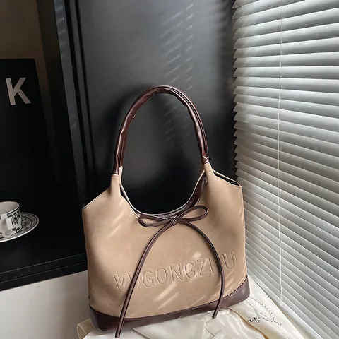 Bolso Tote de Cuero PU Retro para Mujer Gran Capacidad Decoración de Lazo Letra Grabada Bolso de Hombro Bolso de Mano Casual Simple
